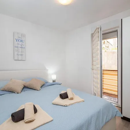 2 Bedroom Lovely In