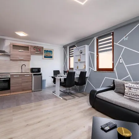 2 Bedroom Gorgeous In * Pula