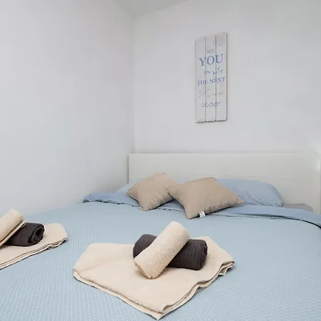 2 Bedroom Lovely In *
